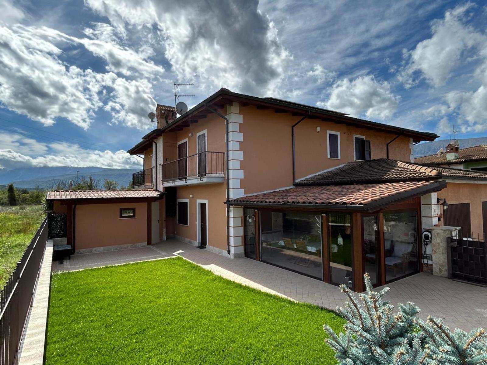 Casa Vacanze Boutique House Casa Mimo San Demetrio ne' Vestini Buitenkant foto